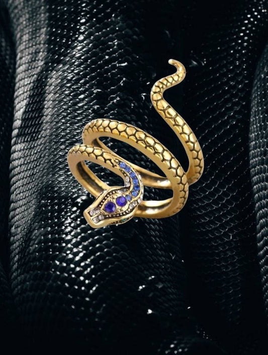 Adjustable unisex snake ring. Fashion statement ring.