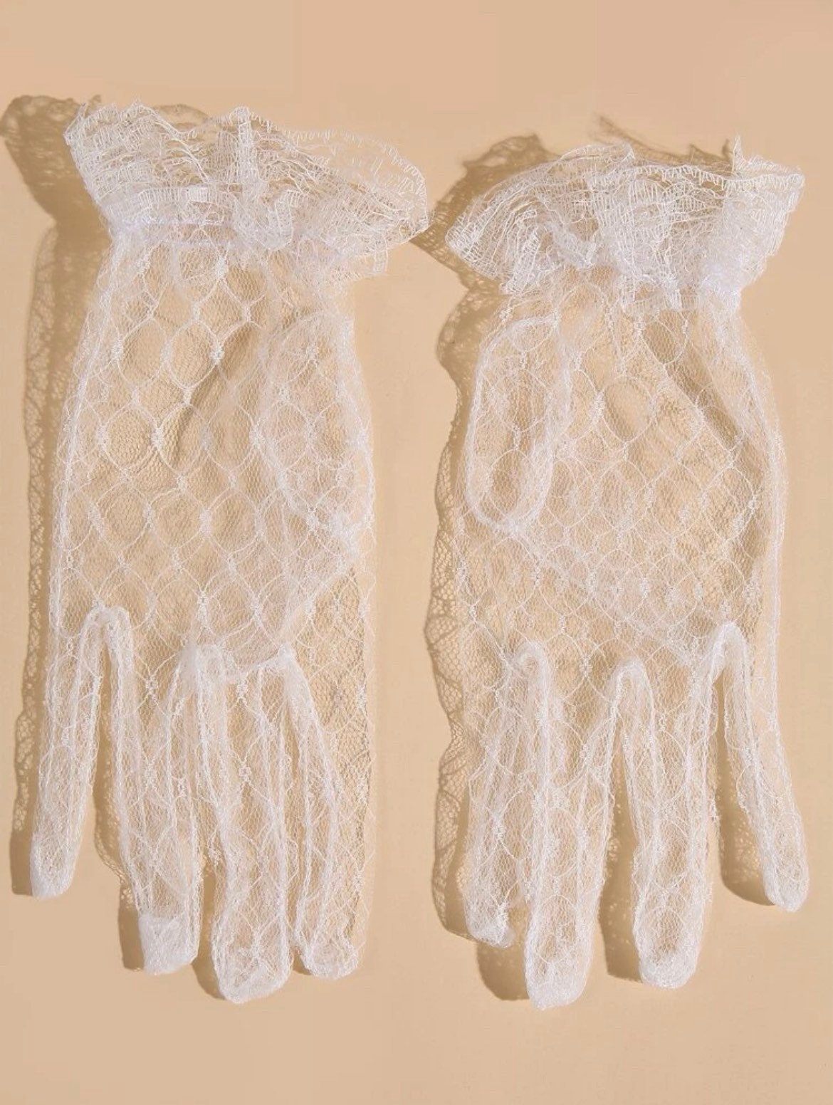 White lace fashion gloves