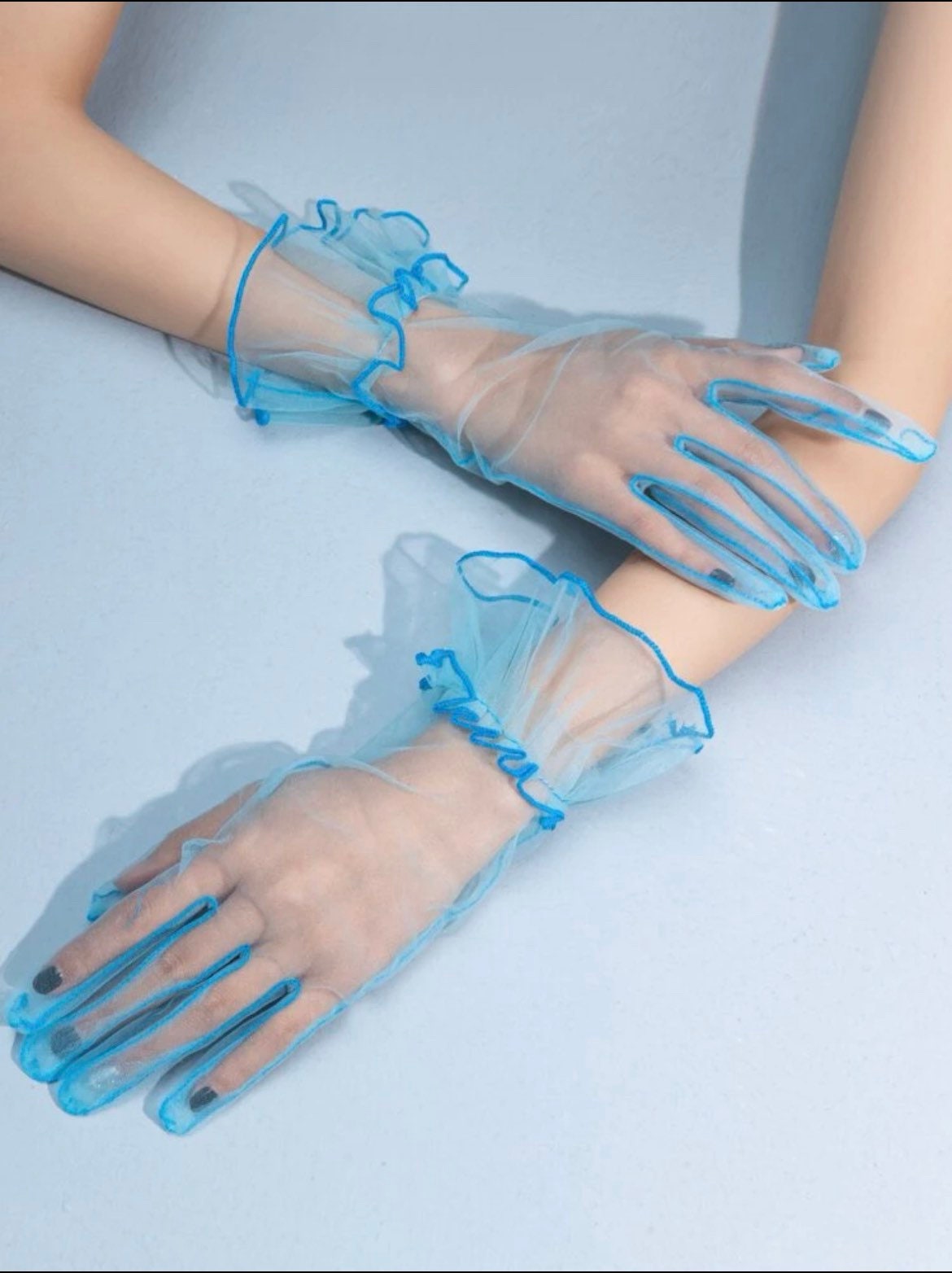 Ruffle trim blue mesh gloves