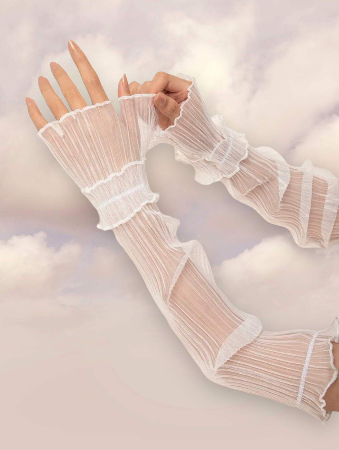 White pleated fingerless gloves